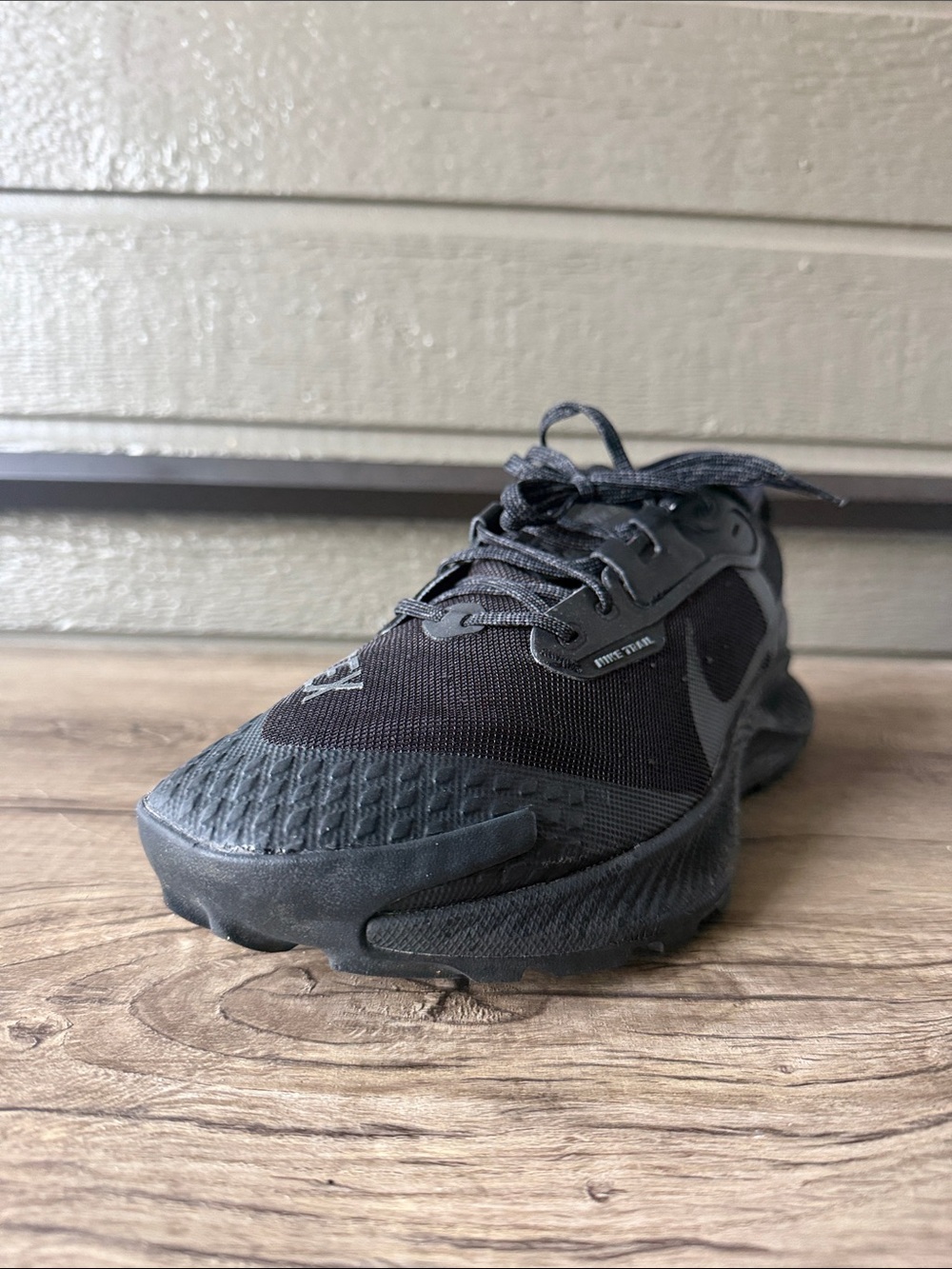 Nike Men’s Black GORE-TEX Trail Running Sneakers size 12